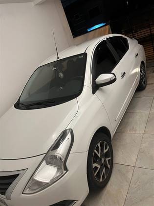 NISSAN VERSA 2017
