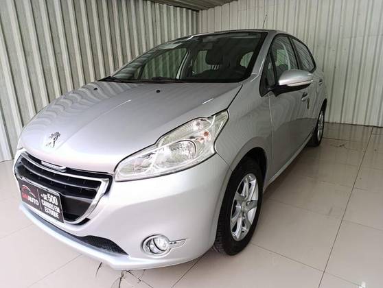 PEUGEOT 208 2015