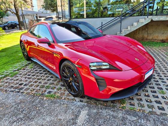 PORSCHE TAYCAN 2023