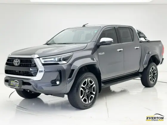 TOYOTA HILUX 2024