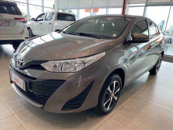 TOYOTA YARIS 2021