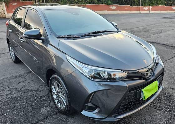 TOYOTA YARIS 2025