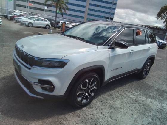 JEEP COMMANDER 2023