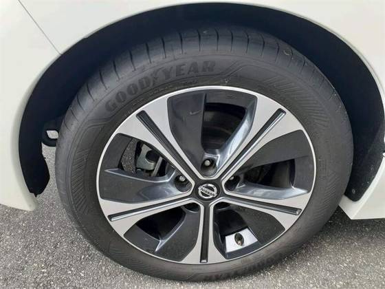 NISSAN LEAF 2022
