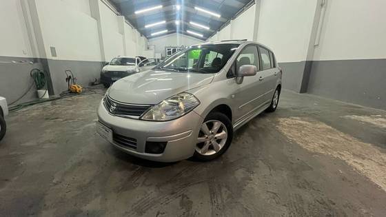 NISSAN TIIDA 2013