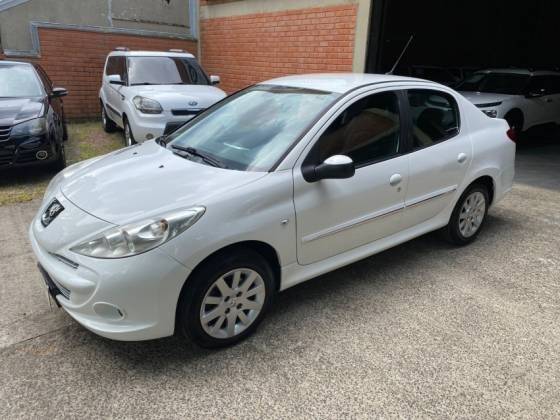 PEUGEOT 207 2013