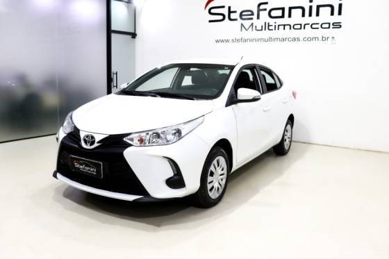 TOYOTA YARIS 2025