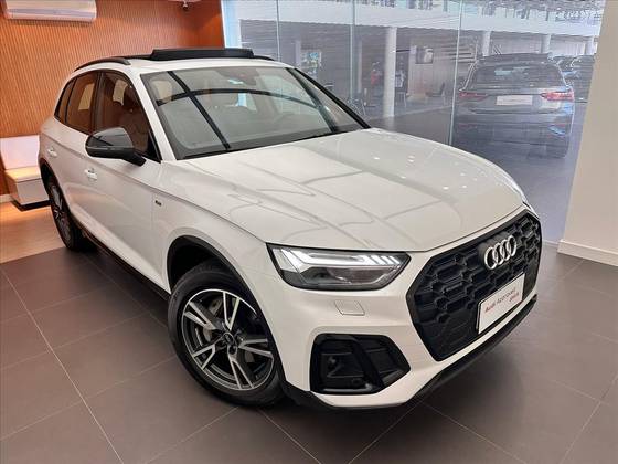 AUDI Q5 2024