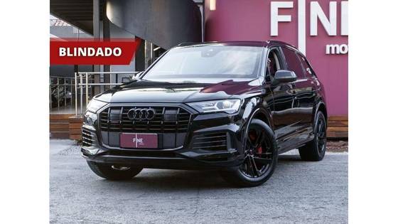 AUDI Q7 2021
