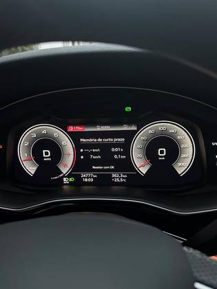 AUDI Q8 2022