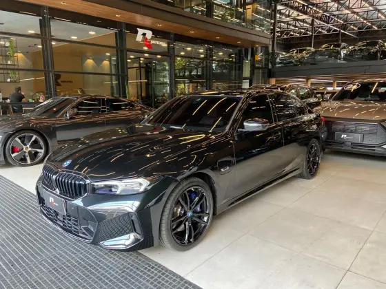 BMW 330e 2023