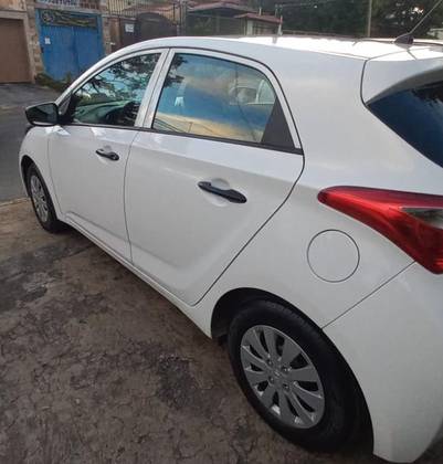 HYUNDAI HB20 2015