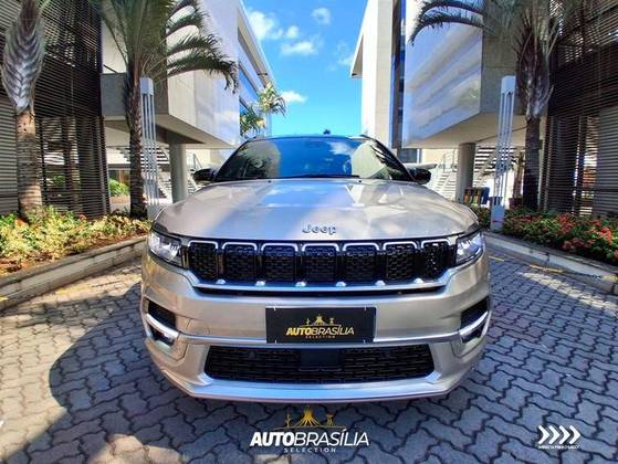 JEEP COMMANDER 2024