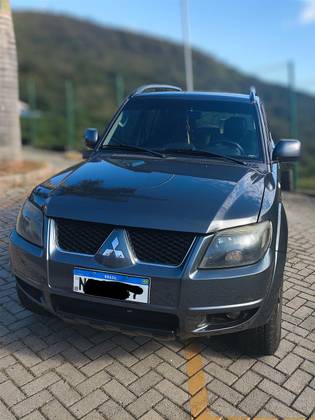 MITSUBISHI PAJERO TR4 2012