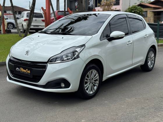 PEUGEOT 208 2020