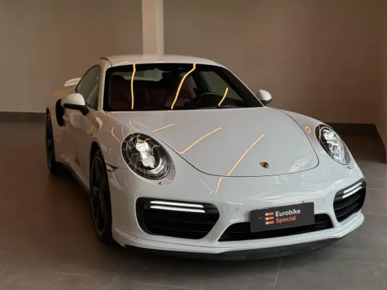 PORSCHE 911 2018