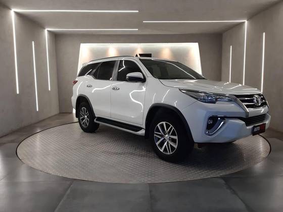 TOYOTA HILUX 2018