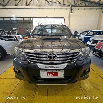 TOYOTA HILUX 2014