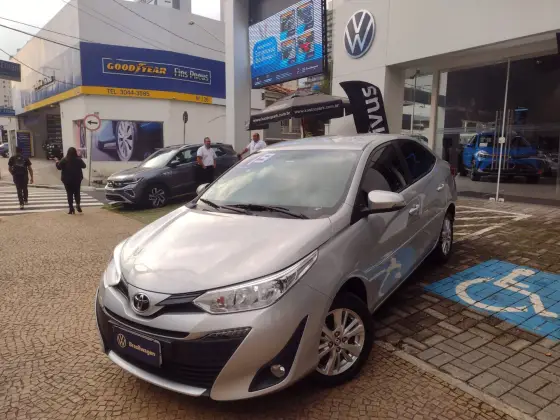 TOYOTA YARIS 2019