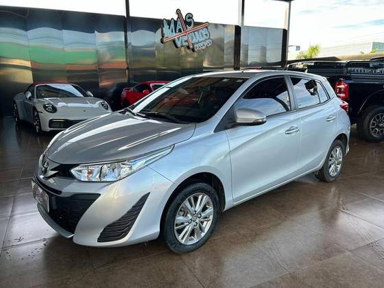 TOYOTA YARIS 2021