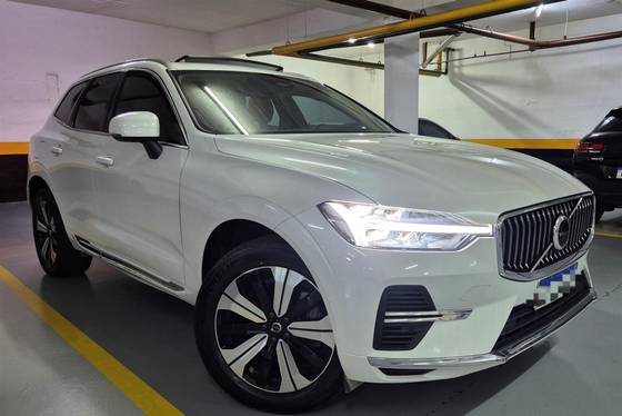 VOLVO XC60 2023