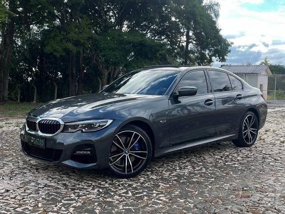 BMW 330e 2022