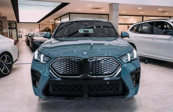 BMW iX2 2025