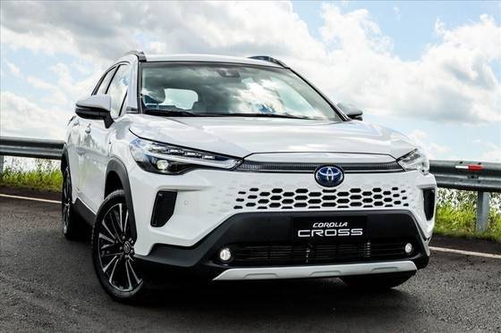 TOYOTA COROLLA CROSS 2026