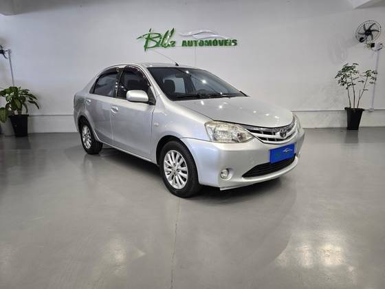 TOYOTA ETIOS 2013