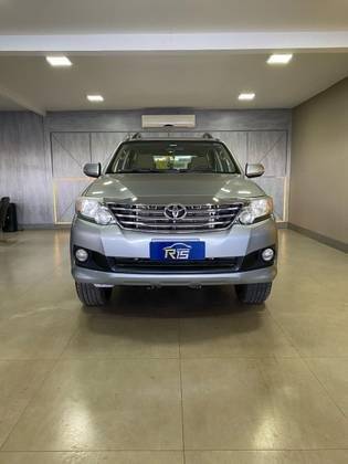 TOYOTA HILUX 2015