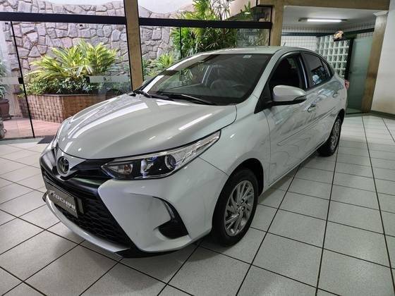 TOYOTA YARIS 2024