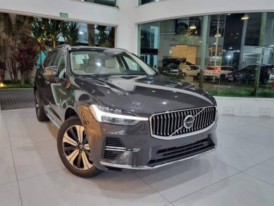 VOLVO XC60 2025