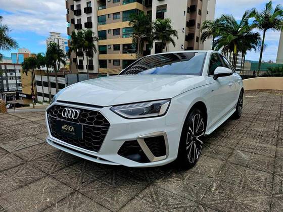 AUDI A4 2023
