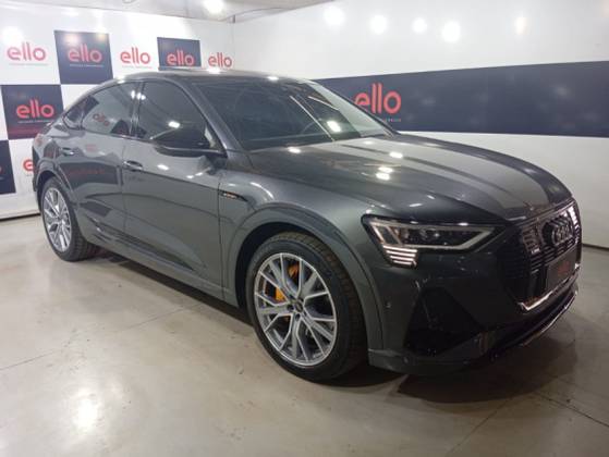 AUDI E-TRON 2022