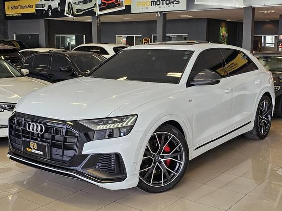 AUDI Q8 2022