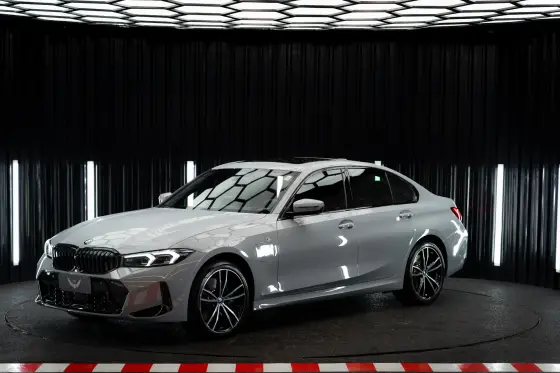 BMW 330e 2024