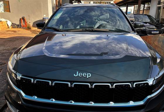 JEEP COMMANDER 2022