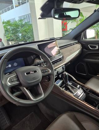 JEEP COMMANDER 2022