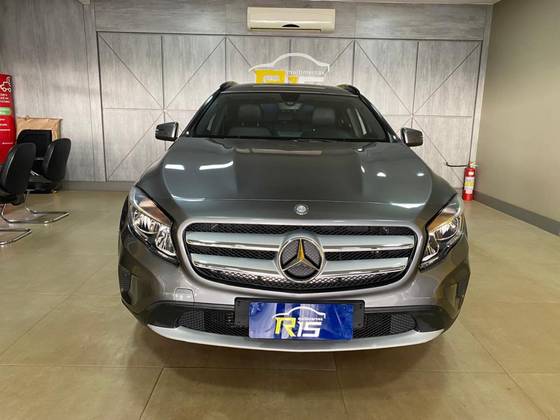 MERCEDES-BENZ GLA 200 2015
