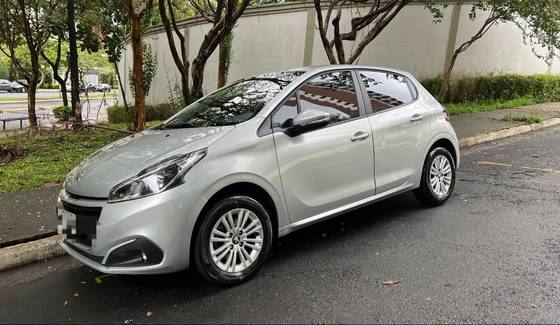 PEUGEOT 208 2019