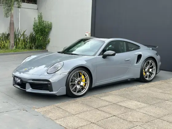 PORSCHE 911 2023