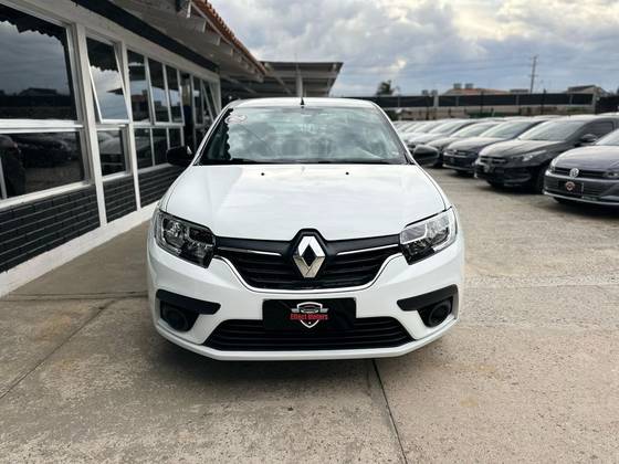 RENAULT LOGAN 2024