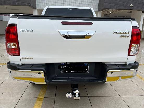 TOYOTA HILUX 2023