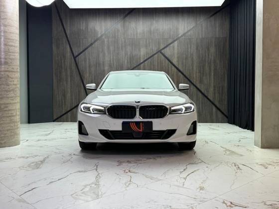 BMW 320i 2023