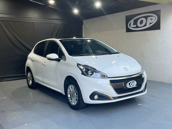 PEUGEOT 208 2017