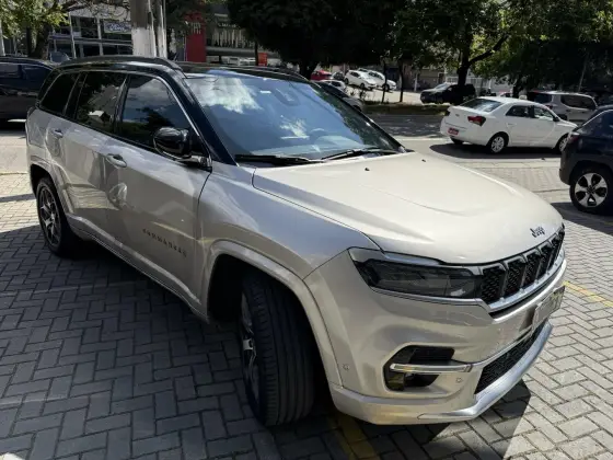 JEEP COMMANDER 2022