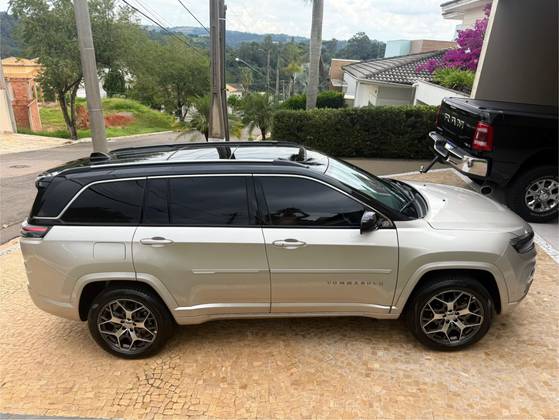 JEEP COMMANDER 2023