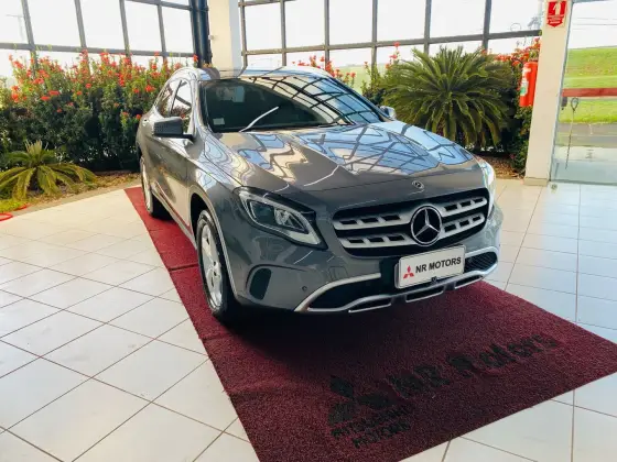 MERCEDES-BENZ GLA 200 2019