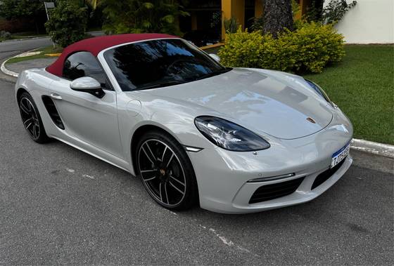 PORSCHE 718 2024