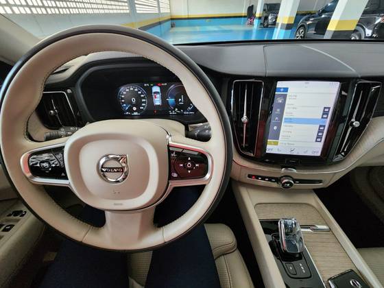VOLVO XC60 2021